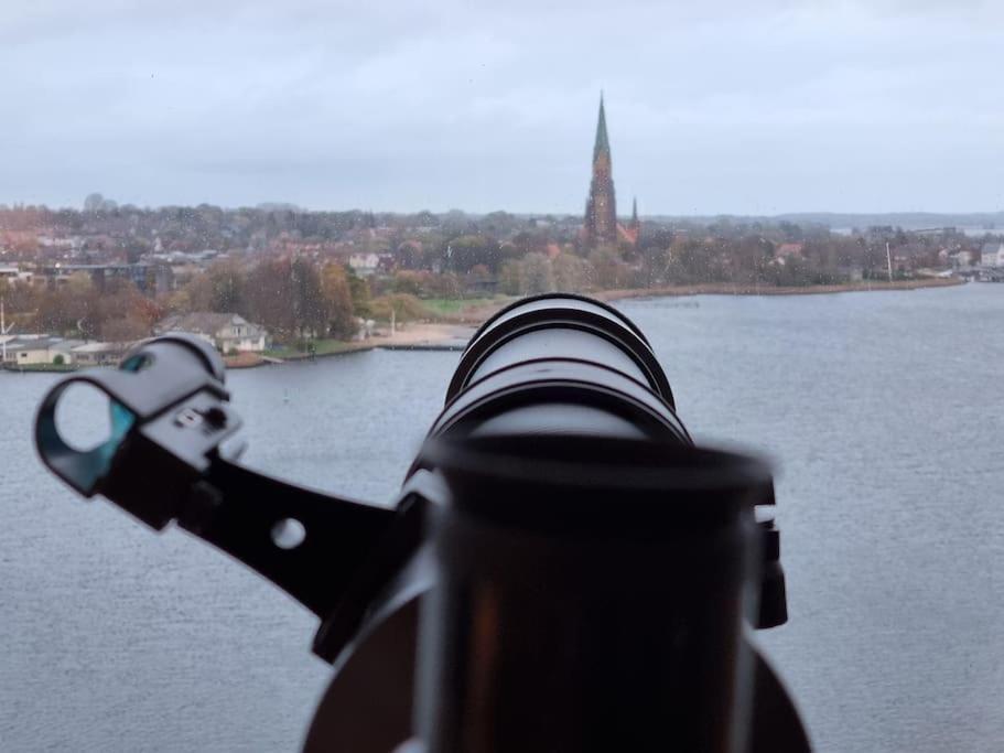 Traumblick! Mitten Im Wasser, Den Wolken Ganz Nah! Schleswig Exterior photo